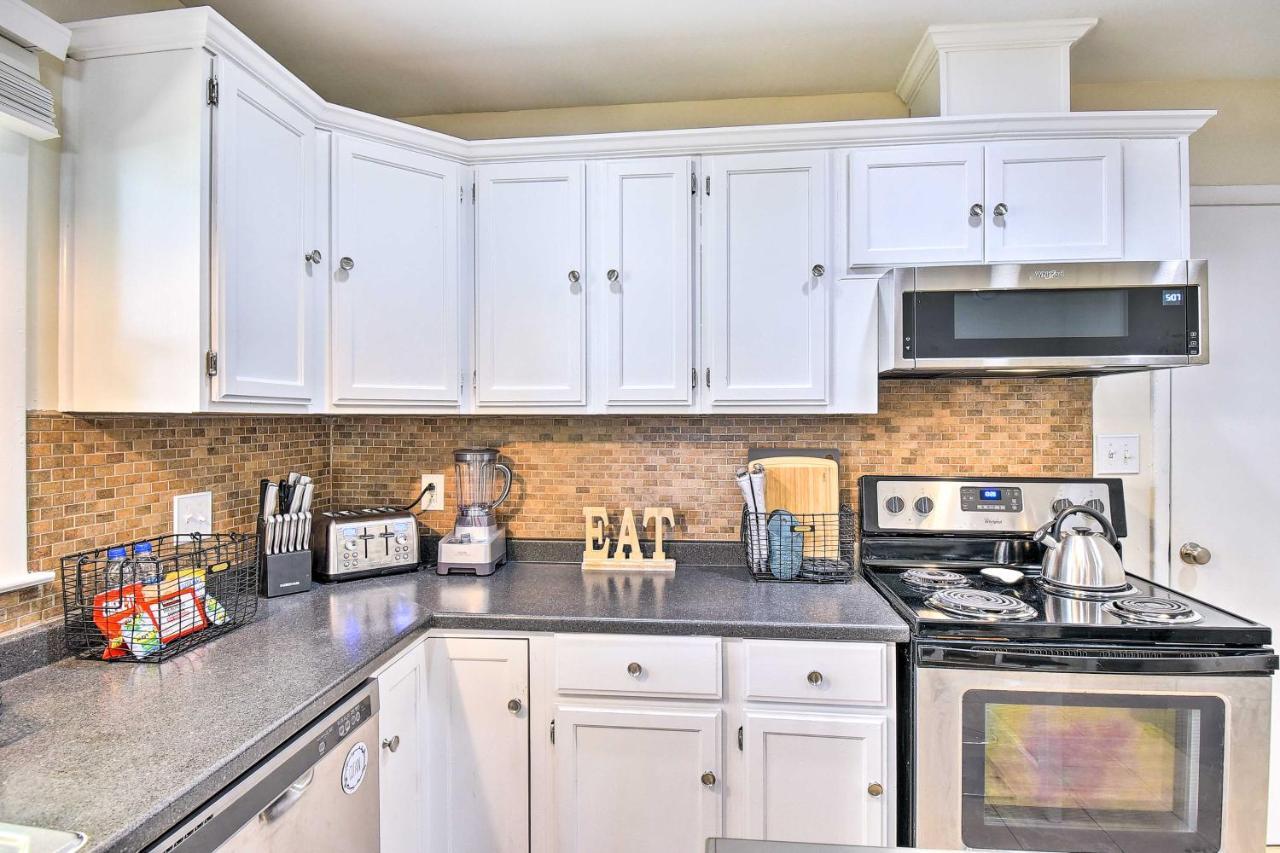 Charming Hampton Home With Yard 2 Mi To Beach! Bagian luar foto